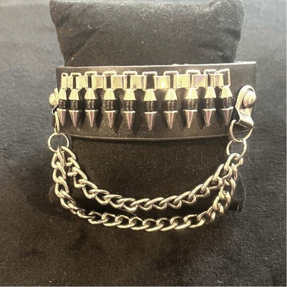 Silver Bullets Chains Style PU Leather Gothic Style Wristband - Picture 1 of 4
